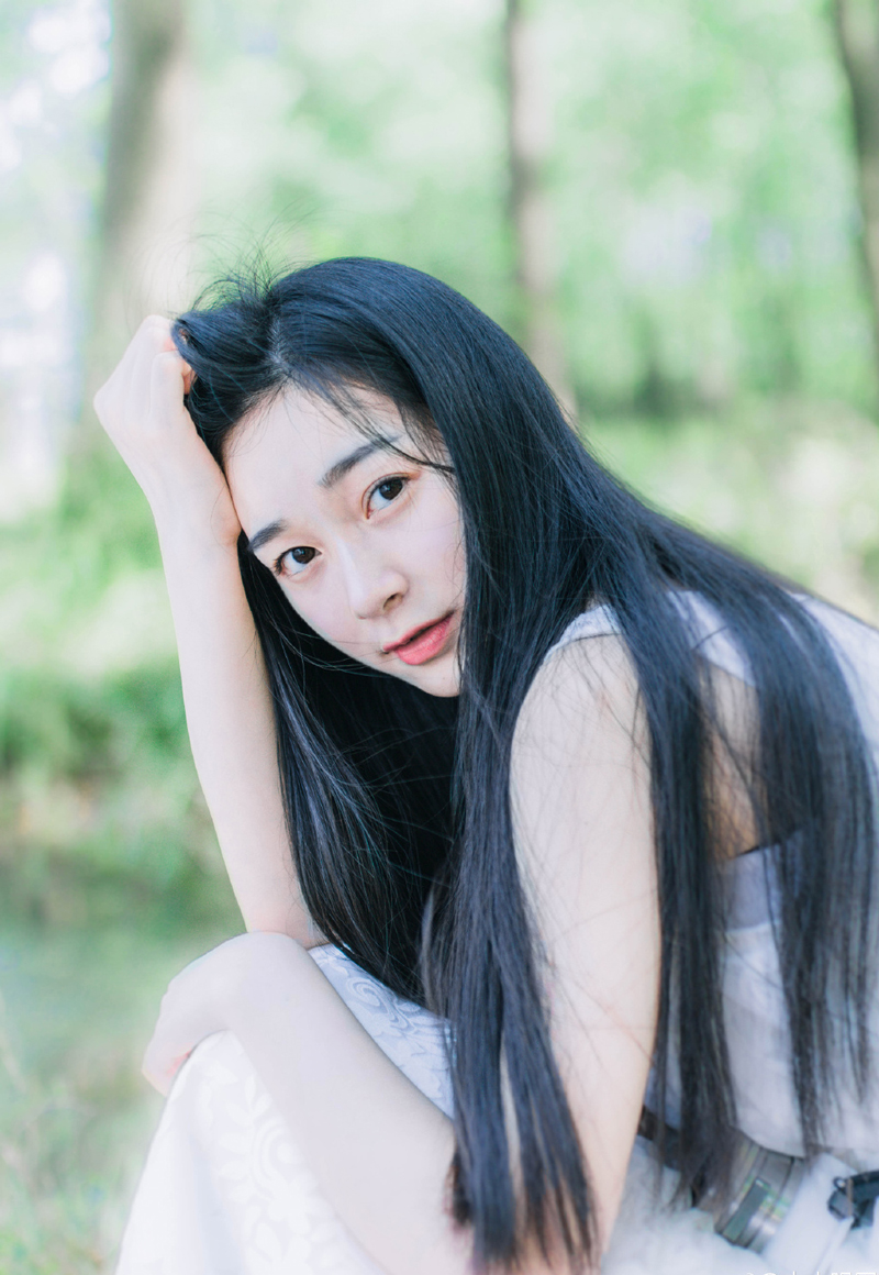 梦想，可以天花乱坠，理想，是我们一步一个脚印踩出来的坎坷道路。